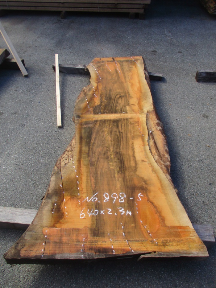 山桜（ヤマザクラ）　一枚板