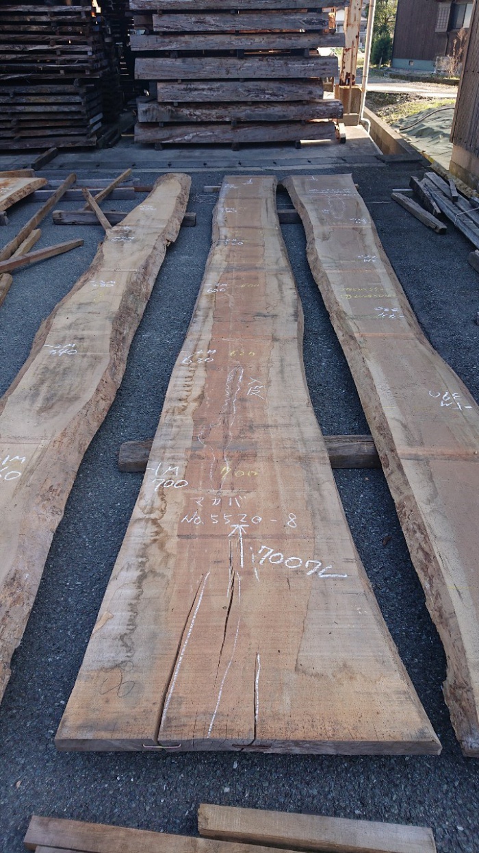 真樺(マカバ) 一枚板