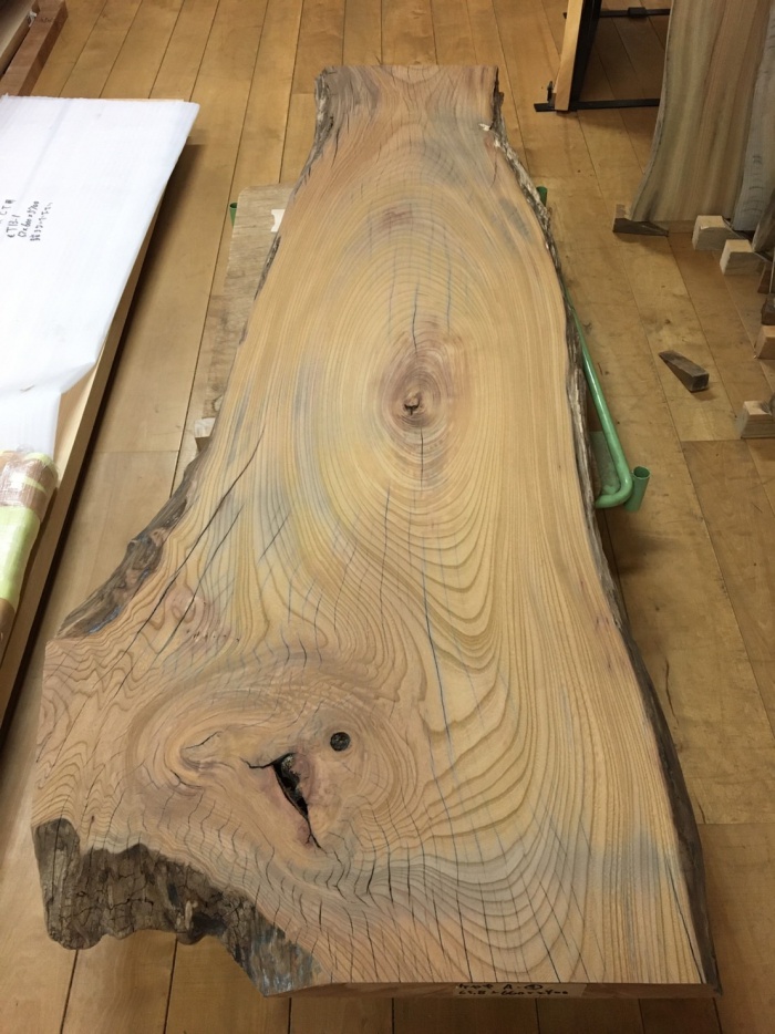 欅（ケヤキ）　一枚板