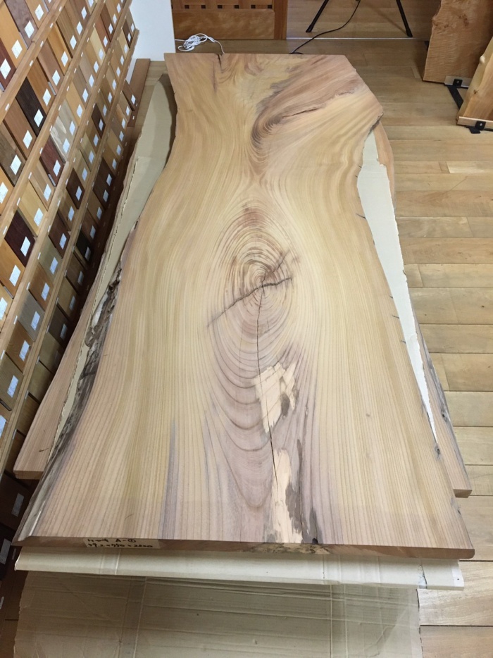 欅（ケヤキ）　一枚板