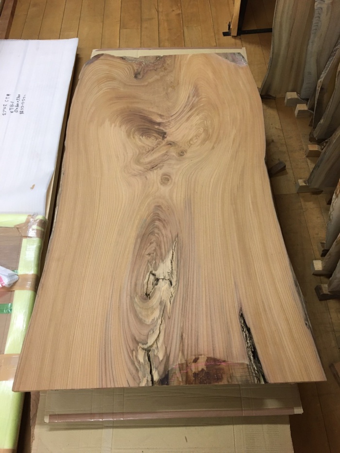 欅（ケヤキ）　一枚板