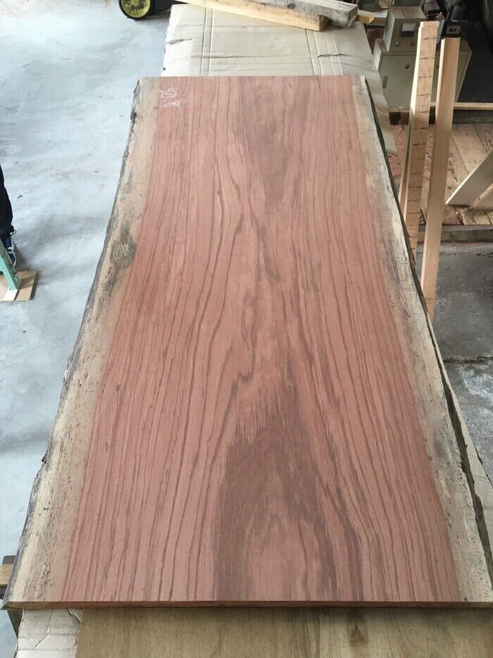 エビアラ　無垢一枚板