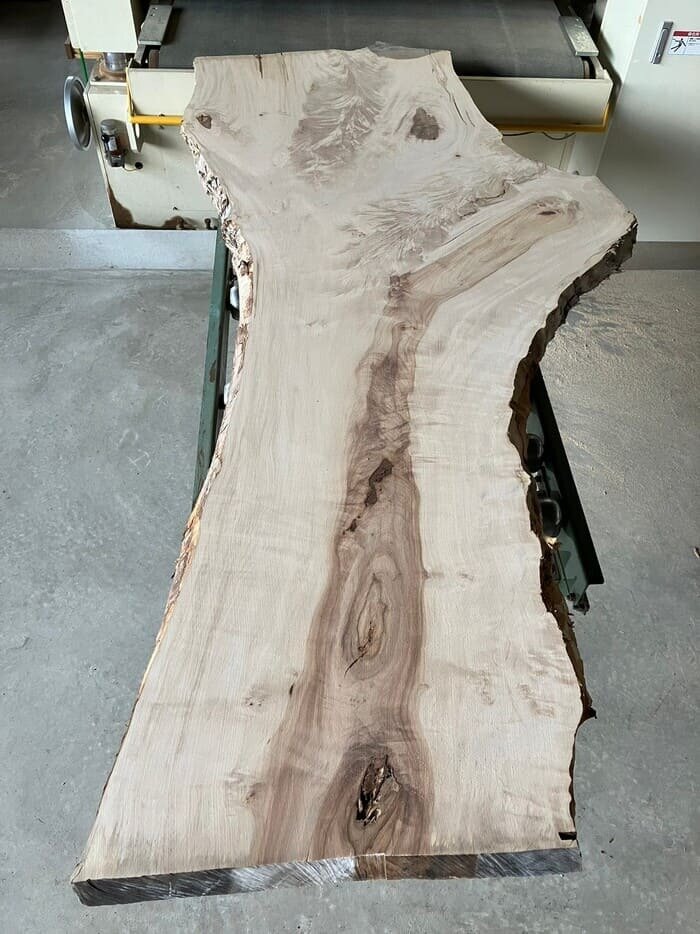 栃（トチ）一枚板