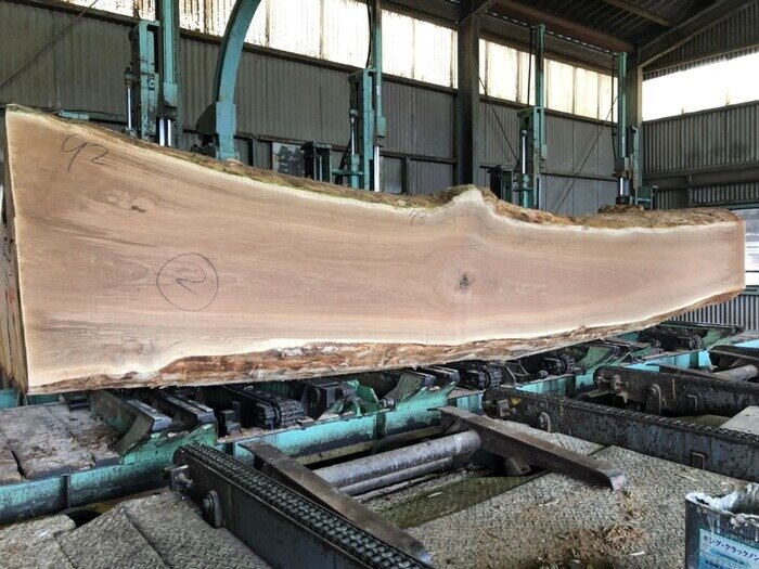 一枚板　楢（ナラ）