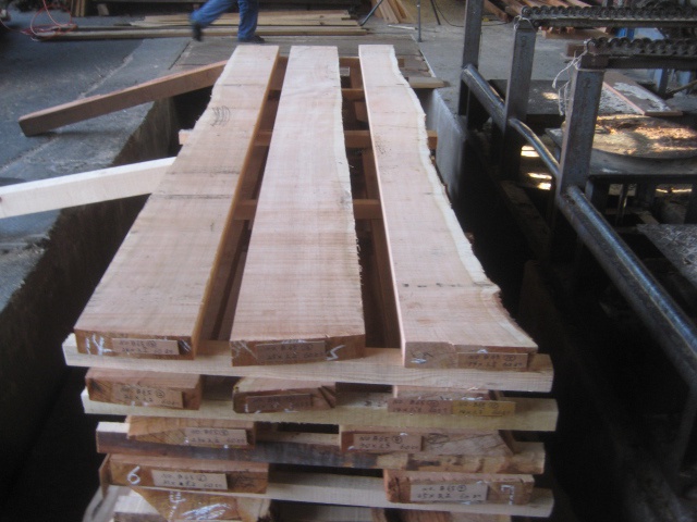 チェリー　無垢材