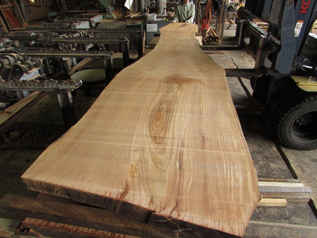 栴檀（センダン）　無垢材