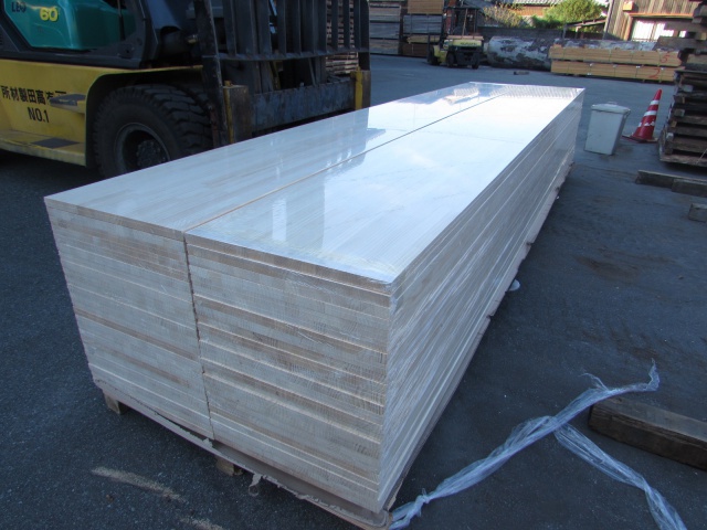 ラジアータパイン　無垢材