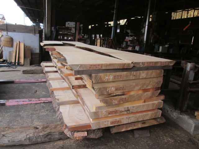 楠（クス）　無垢材