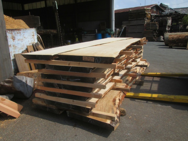 楢（ナラ）　無垢材