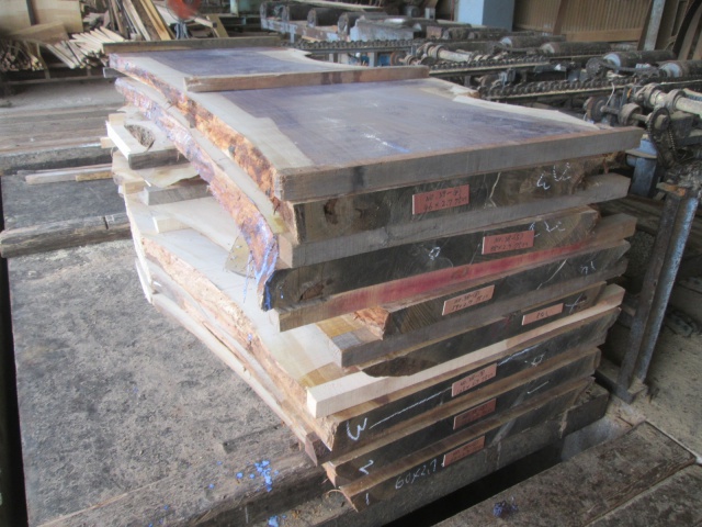 楢（ナラ）　無垢材