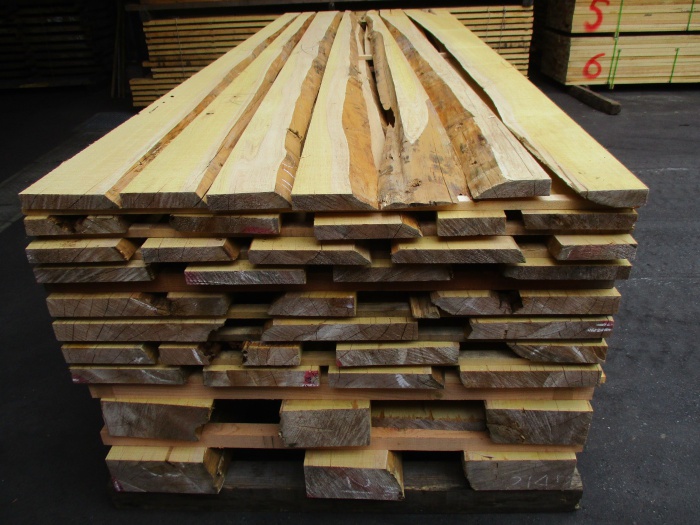 青森檜葉（アオモリヒバ）　無垢材