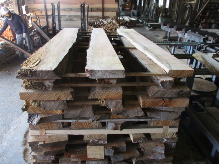 肉桂（ニッケ）　無垢材