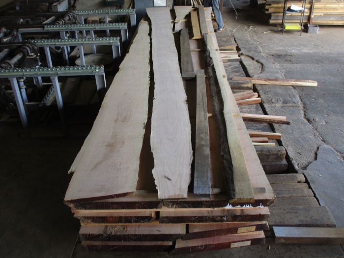 チェリー　無垢材