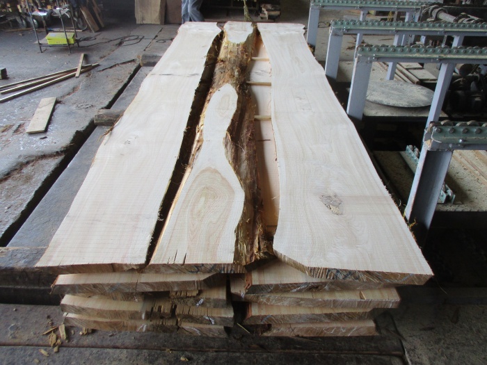 檜（ヒノキ）　無垢材