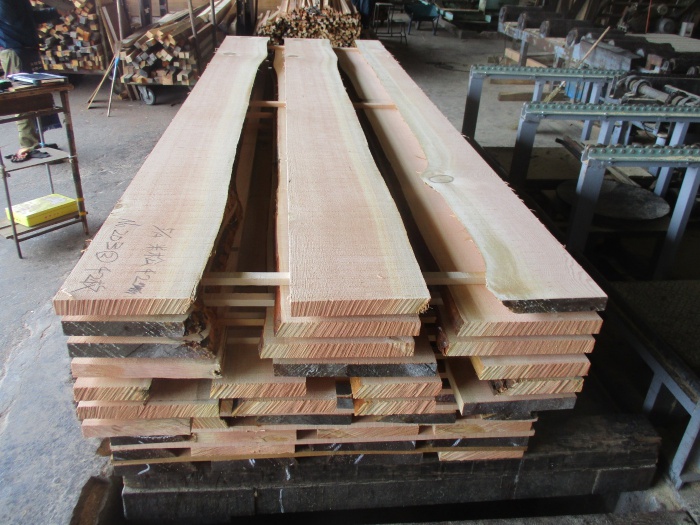 米松（ベイマツ）　無垢材