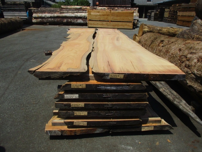 欅（ケヤキ）　無垢材