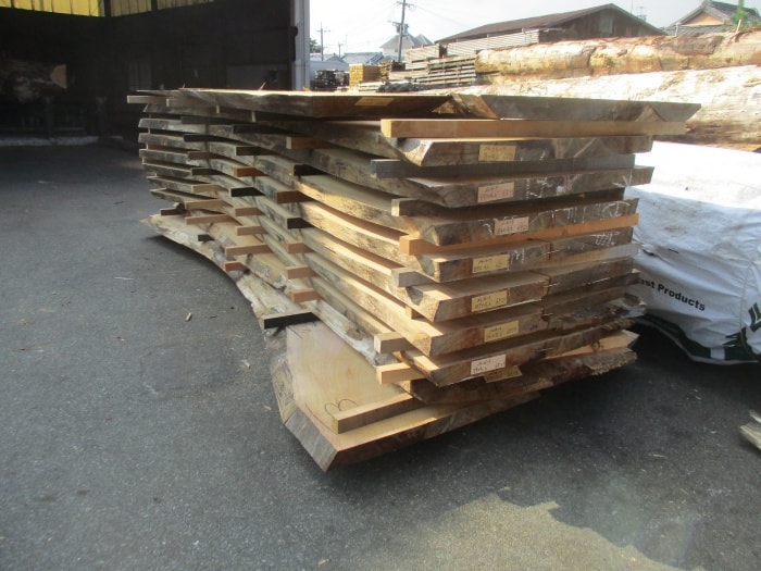 欅（ケヤキ）　無垢材