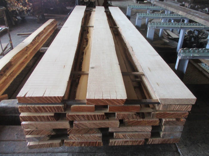 米松（ベイマツ）　無垢材