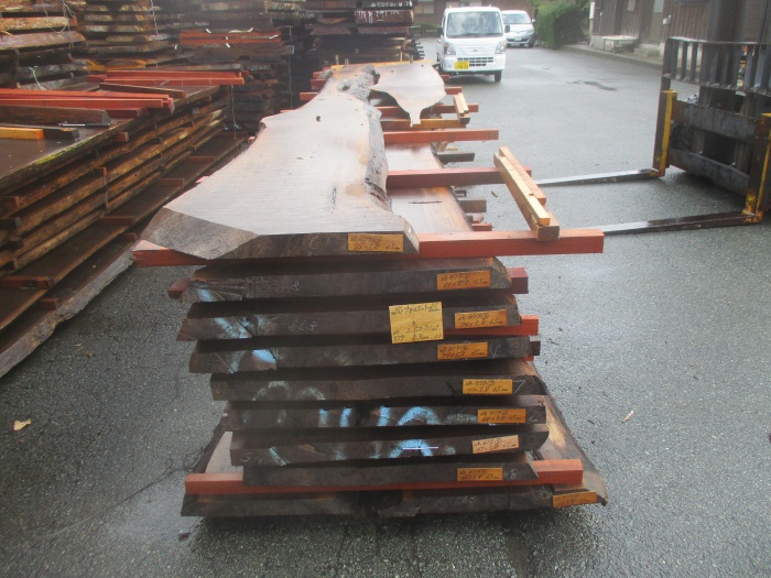 ウォールナット　無垢材