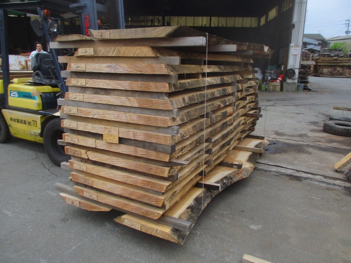 栴檀（センダン）　無垢材