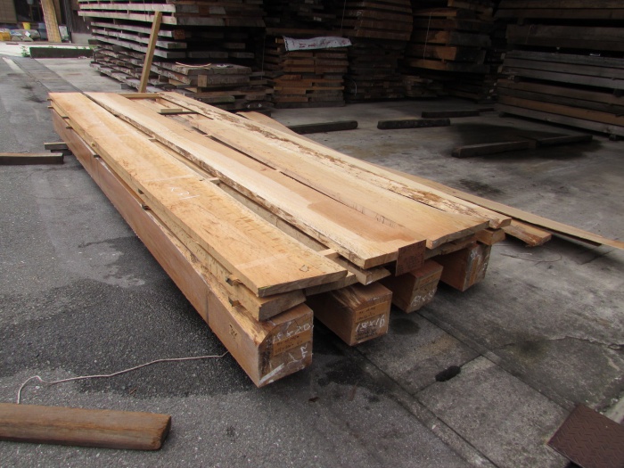 一位樫（イチイカシ）　無垢材