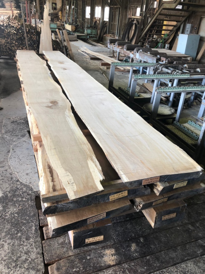 楢（ナラ）　無垢材