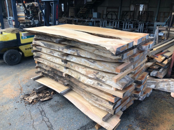 欅（ケヤキ）　無垢材