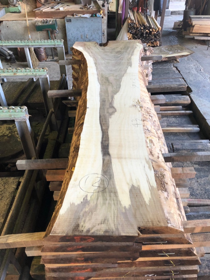 ウォールナット　無垢材