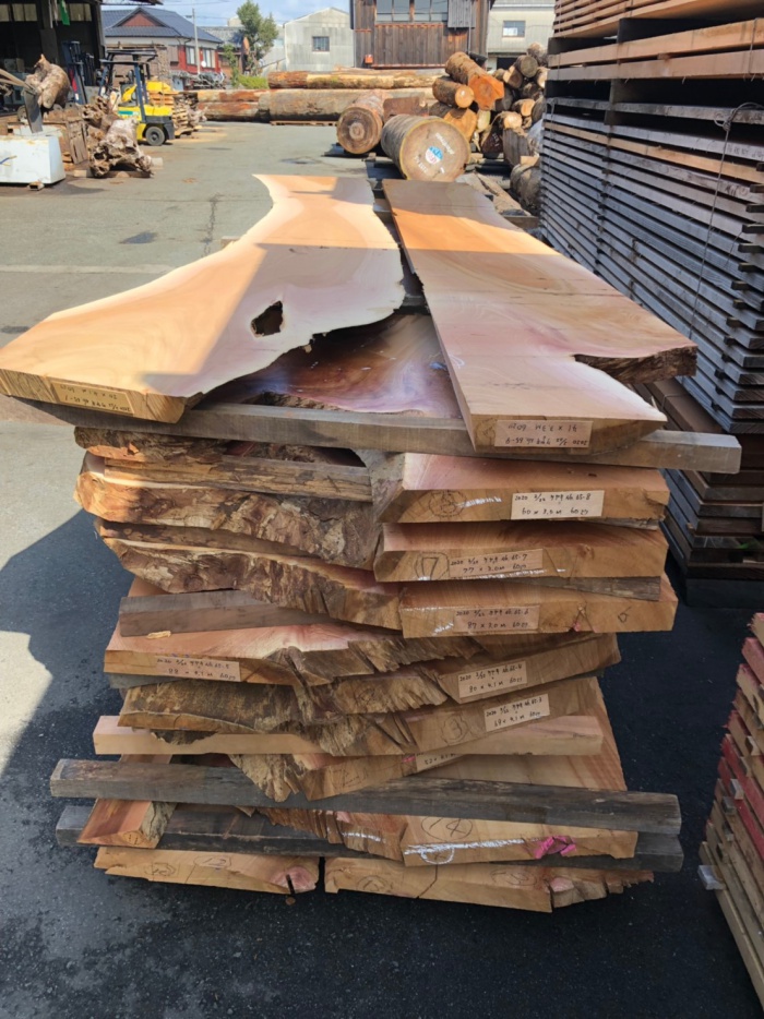 欅（ケヤキ）　無垢材