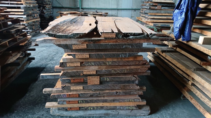 屋久杉（ヤクスギ）　無垢材