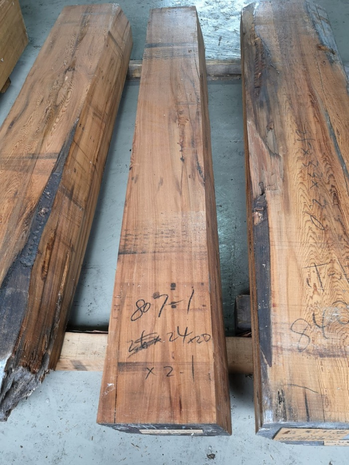 屋久杉（ヤクスギ）　無垢材