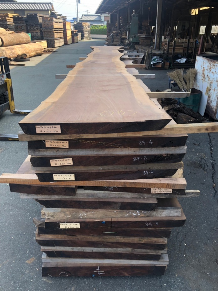 ウォールナット　無垢材