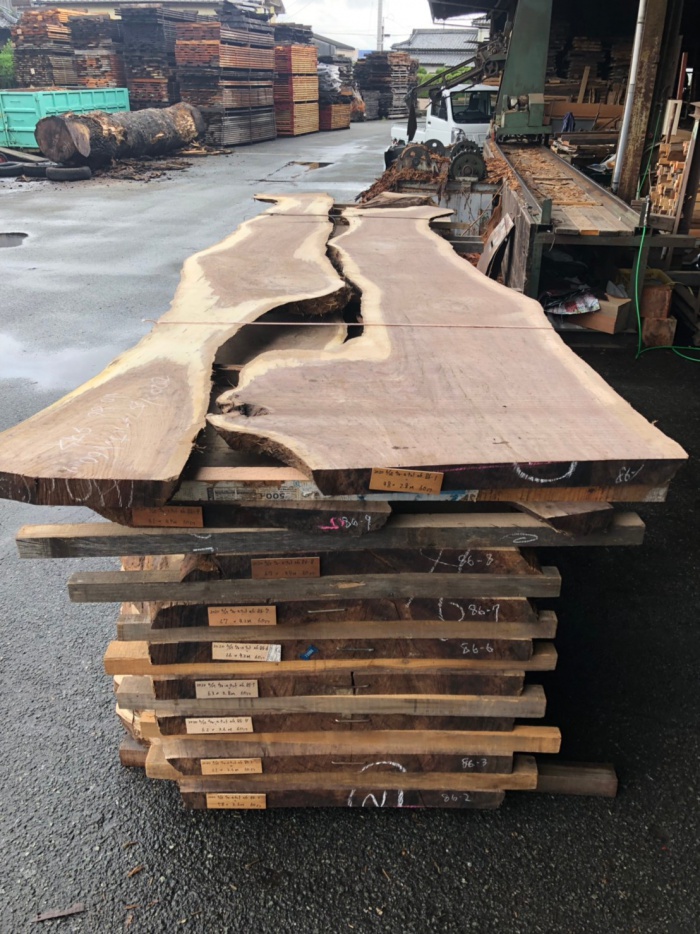 ウォールナット　無垢材