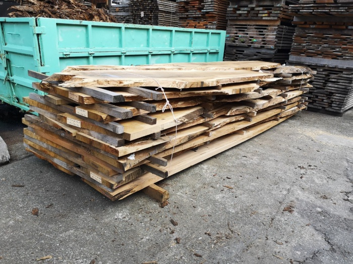 楢（ナラ）　無垢材