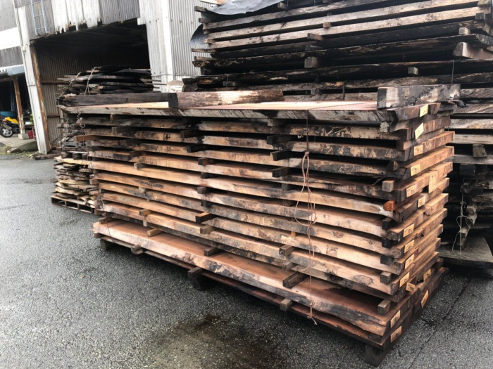 ウォールナット　無垢材