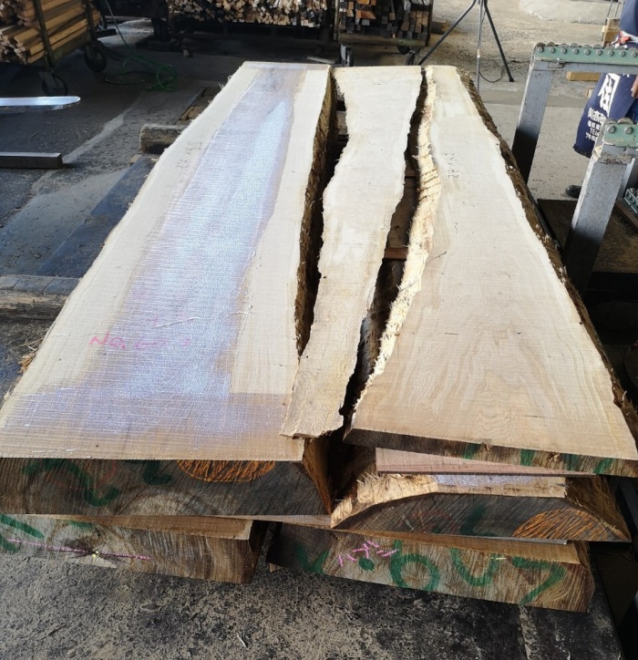 楢（ナラ）　無垢材