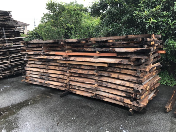 ウォールナット　無垢材