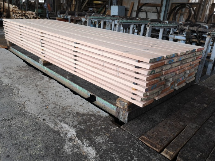 レッドメランティ　無垢材