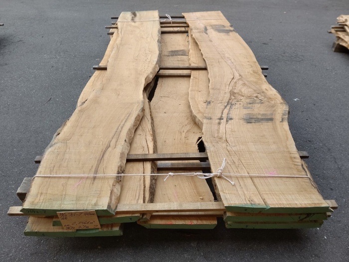 オリーブ　無垢材