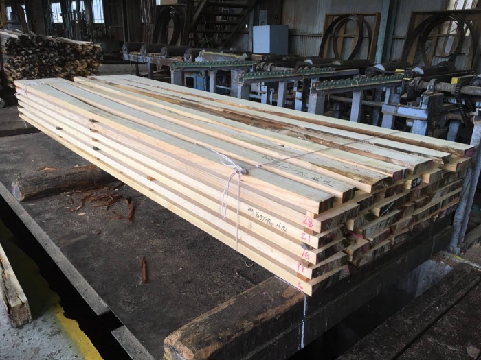 椹（サワラ）　無垢材