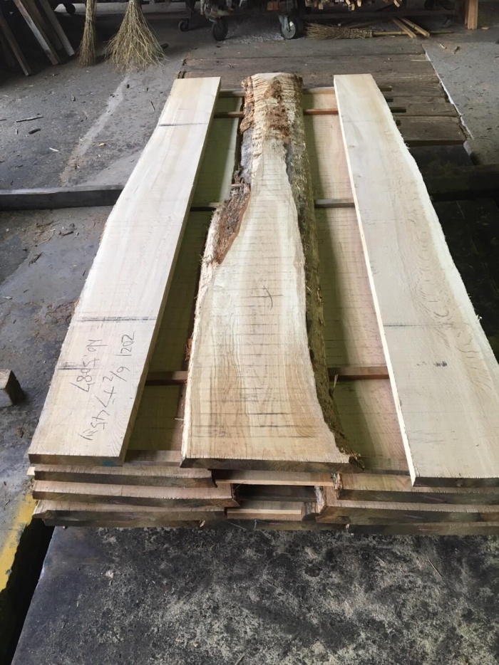 楢（ナラ）　無垢材