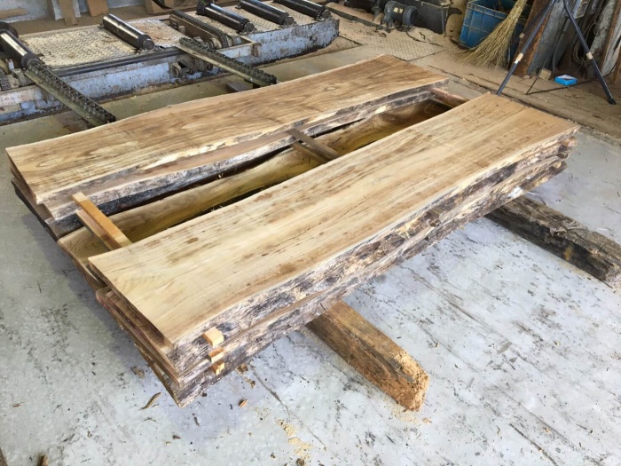 合歓木（ネムノキ）　無垢材