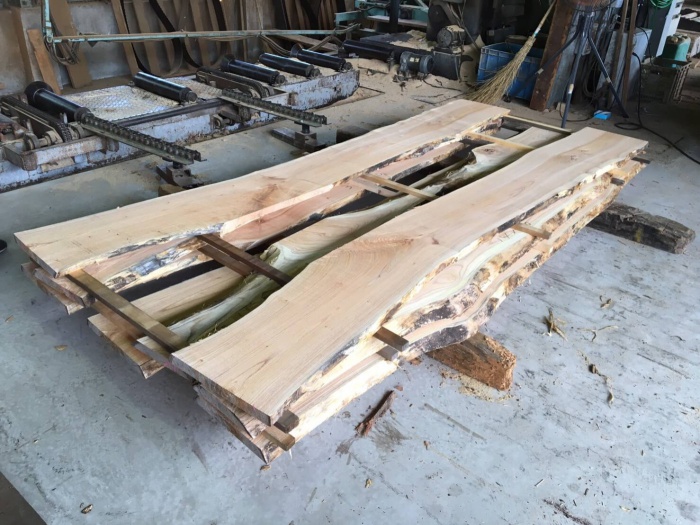 栴檀（センダン）　無垢材