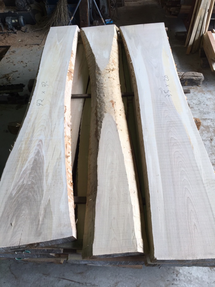 真樺（マカバ）　無垢材