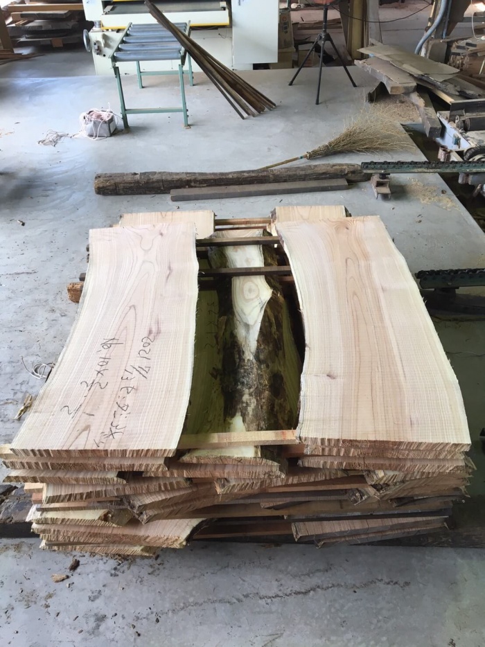 栴檀（センダン」無垢材