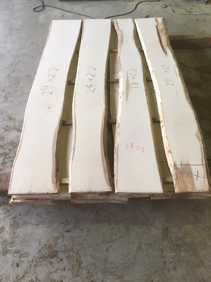 椈（ブナ）　無垢材