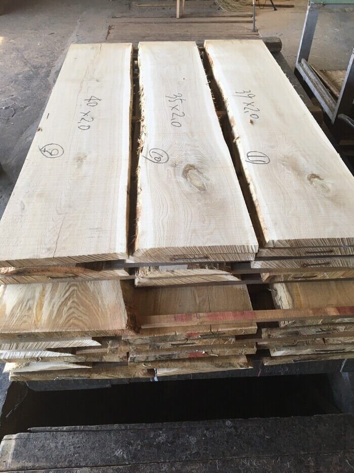 楢（ナラ）無垢材