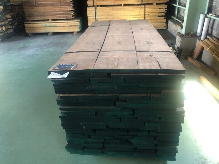 ウォールナット　無垢材