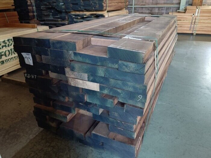 ウォールナット　無垢材