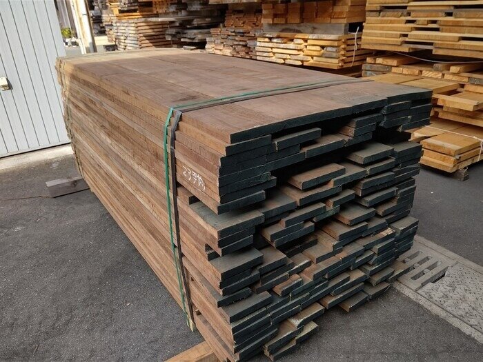 ウォールナット　無垢材